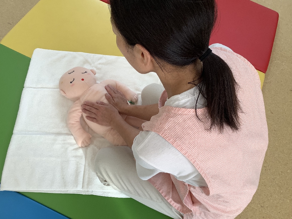 ベイビーマッサージを開催しました