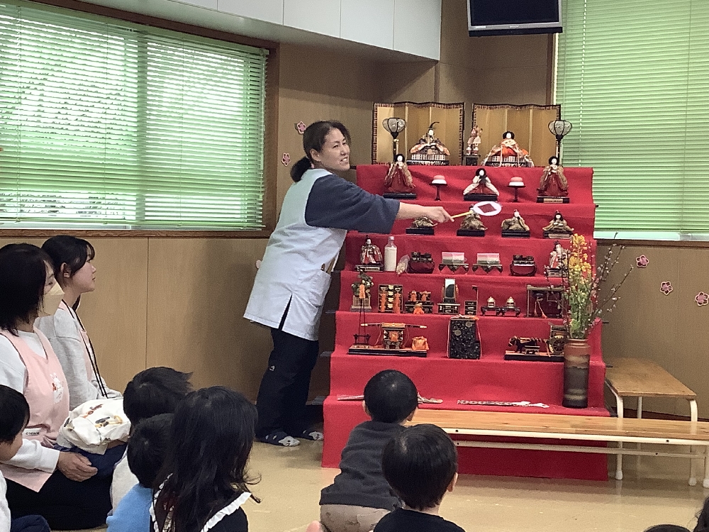 🎵今日は　たのしい　ひなまつり〜